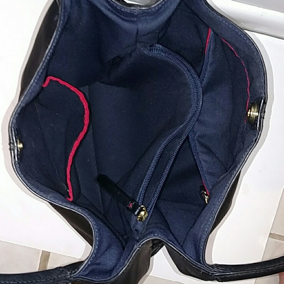 Tommy Hilfiger Black Leather purse - Picture 3 of 7
